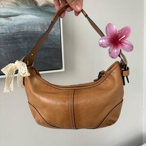 Vintage Coach Tan Leather Hobo Shoulder Bag